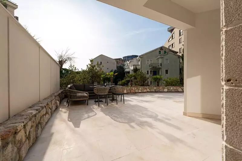 Flat 56m² in Montenegro, Rafailovici. Priced at 250000€ rent photo-6