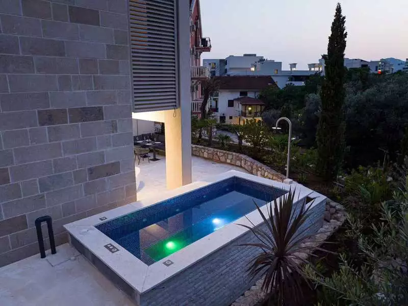 Flat 56m² in Montenegro, Rafailovici. Priced at 250000€ rent photo-10