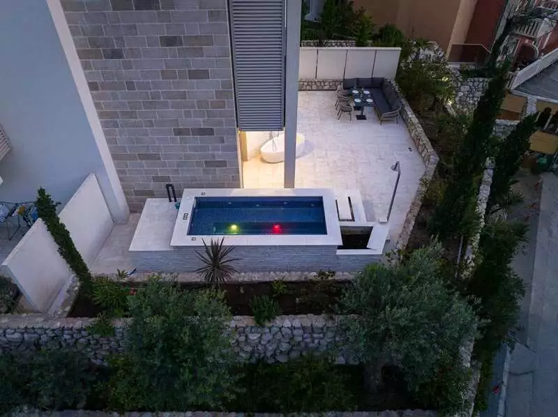 Flat 56m² in Montenegro, Rafailovici. Priced at 250000€ rent photo-11