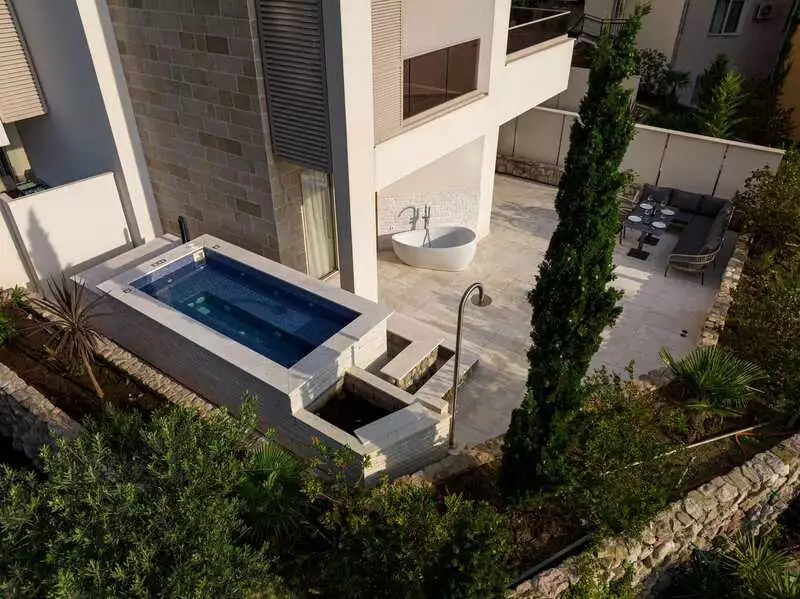 Flat 56m² in Montenegro, Rafailovici. Priced at 250000€ rent photo-26