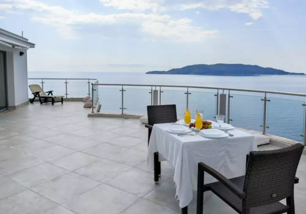 Flat 142m² in Montenegro, Rafailovici. Priced at 396700€ rent photo-6