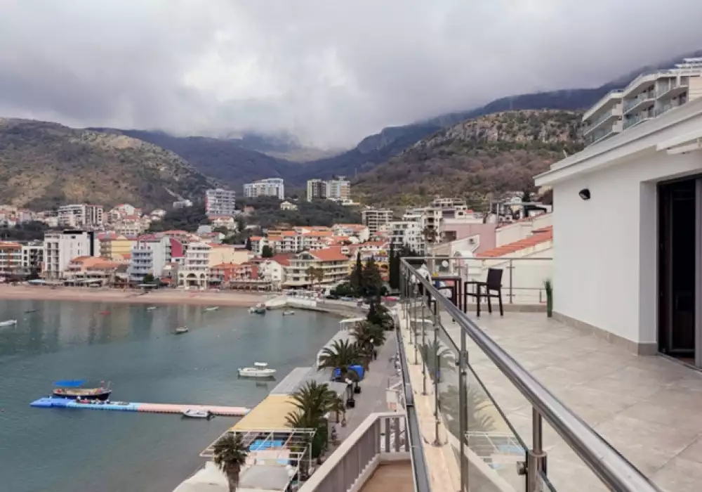 Flat 180m² in Montenegro, Rafailovici. Priced at 504000€ rent photo-3