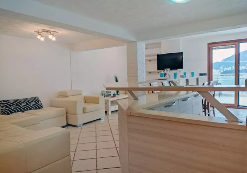 Flat 180m² in Montenegro, Rafailovici. Priced at 504000€ rent photo-5