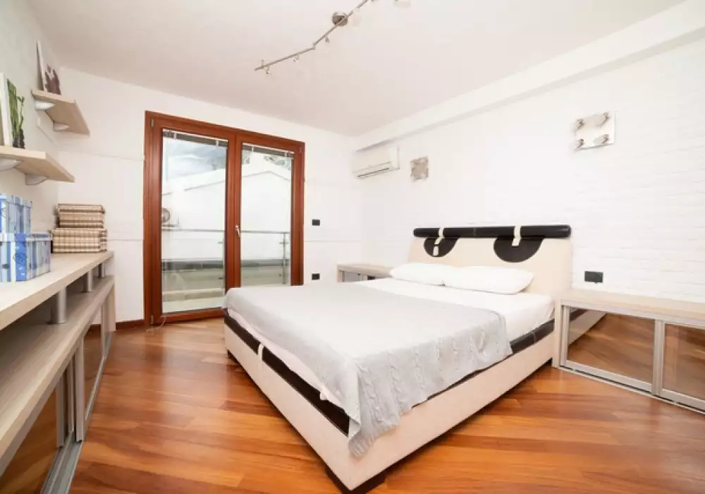 Flat 180m² in Montenegro, Rafailovici. Priced at 504000€ rent photo-7