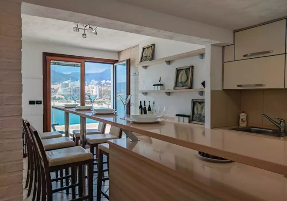 Flat 180m² in Montenegro, Rafailovici. Priced at 504000€ rent photo-12
