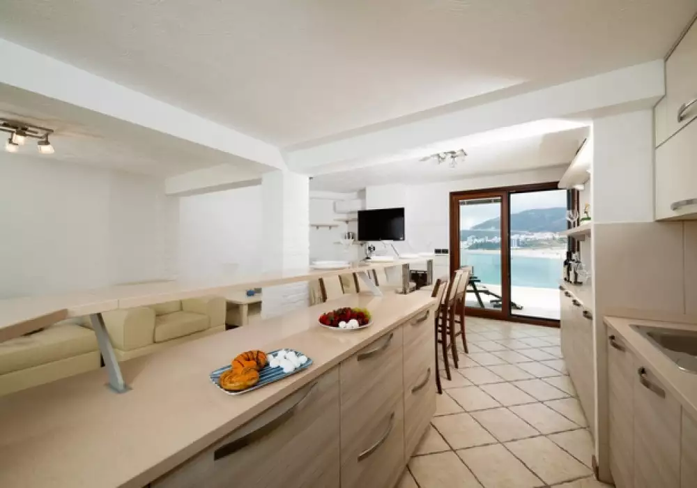 Flat 180m² in Montenegro, Rafailovici. Priced at 504000€ rent photo-13
