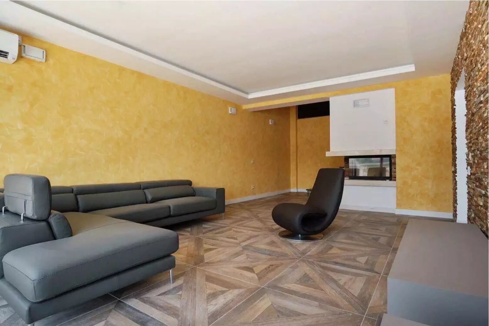Flat 350m² in Montenegro, Rafailovici. Priced at 850000€ rent photo-2