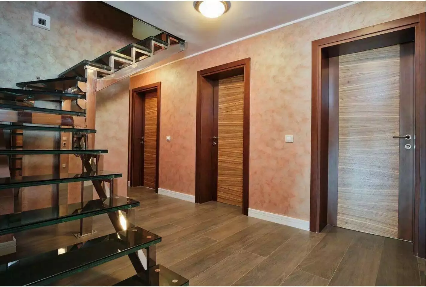 Flat 350m² in Montenegro, Rafailovici. Priced at 850000€ rent photo-11