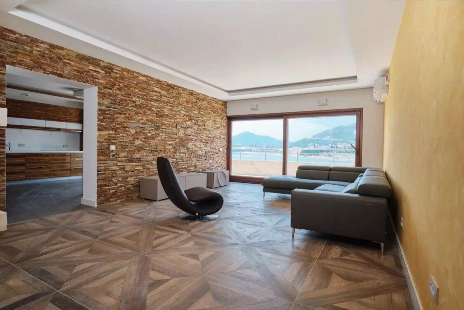 Flat 350m² in Montenegro, Rafailovici. Priced at 850000€ rent photo-15