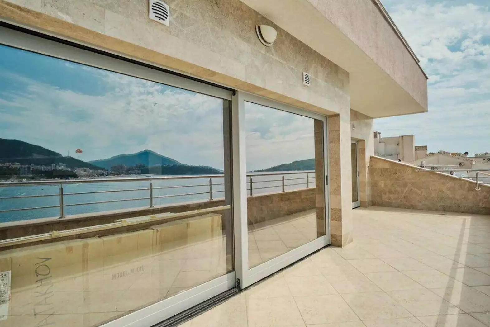 Flat 350m² in Montenegro, Rafailovici. Priced at 850000€ rent photo-16