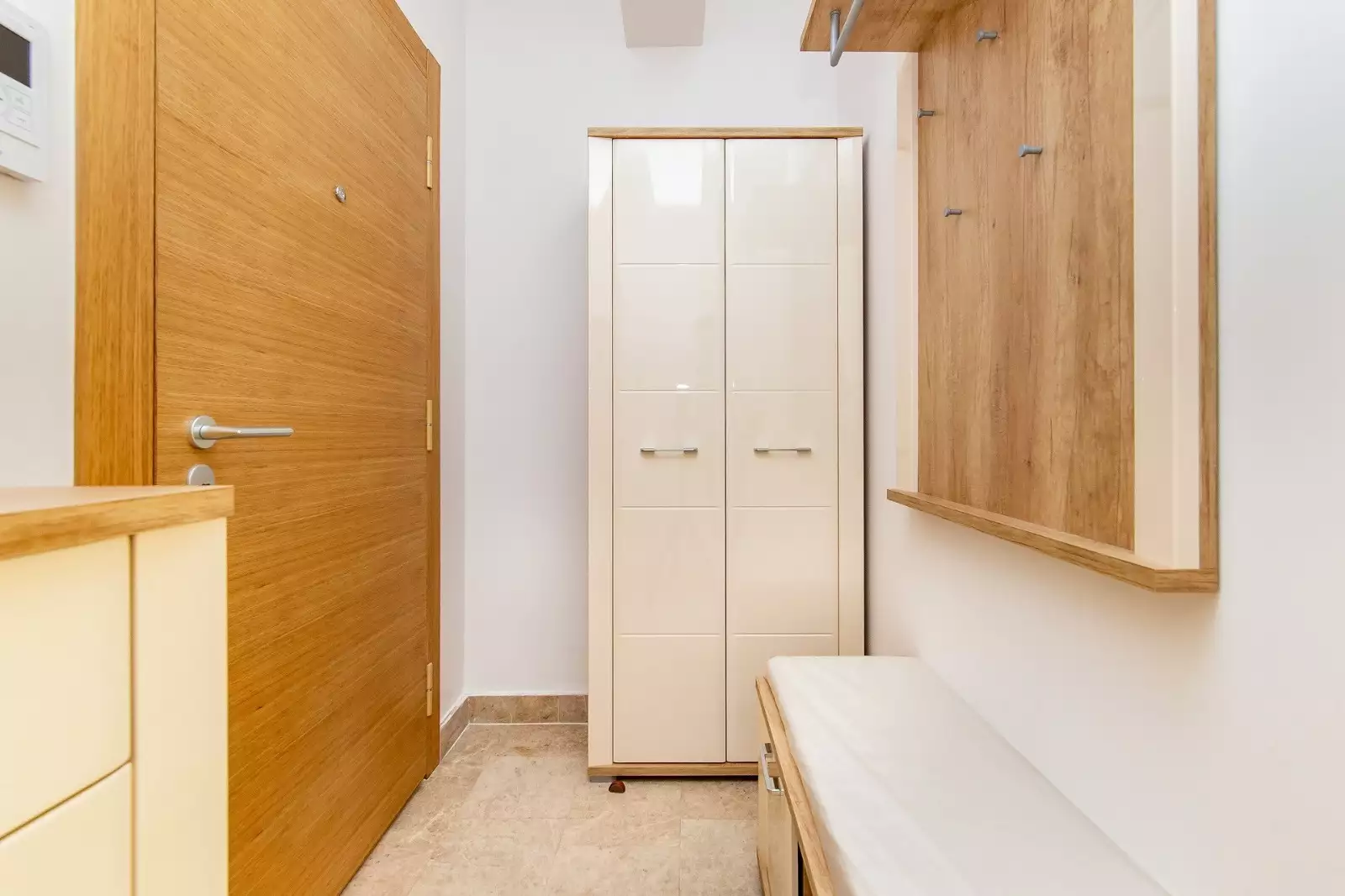 Flat 44m² in Montenegro, Rafailovici. Priced at 150000€ rent photo-1