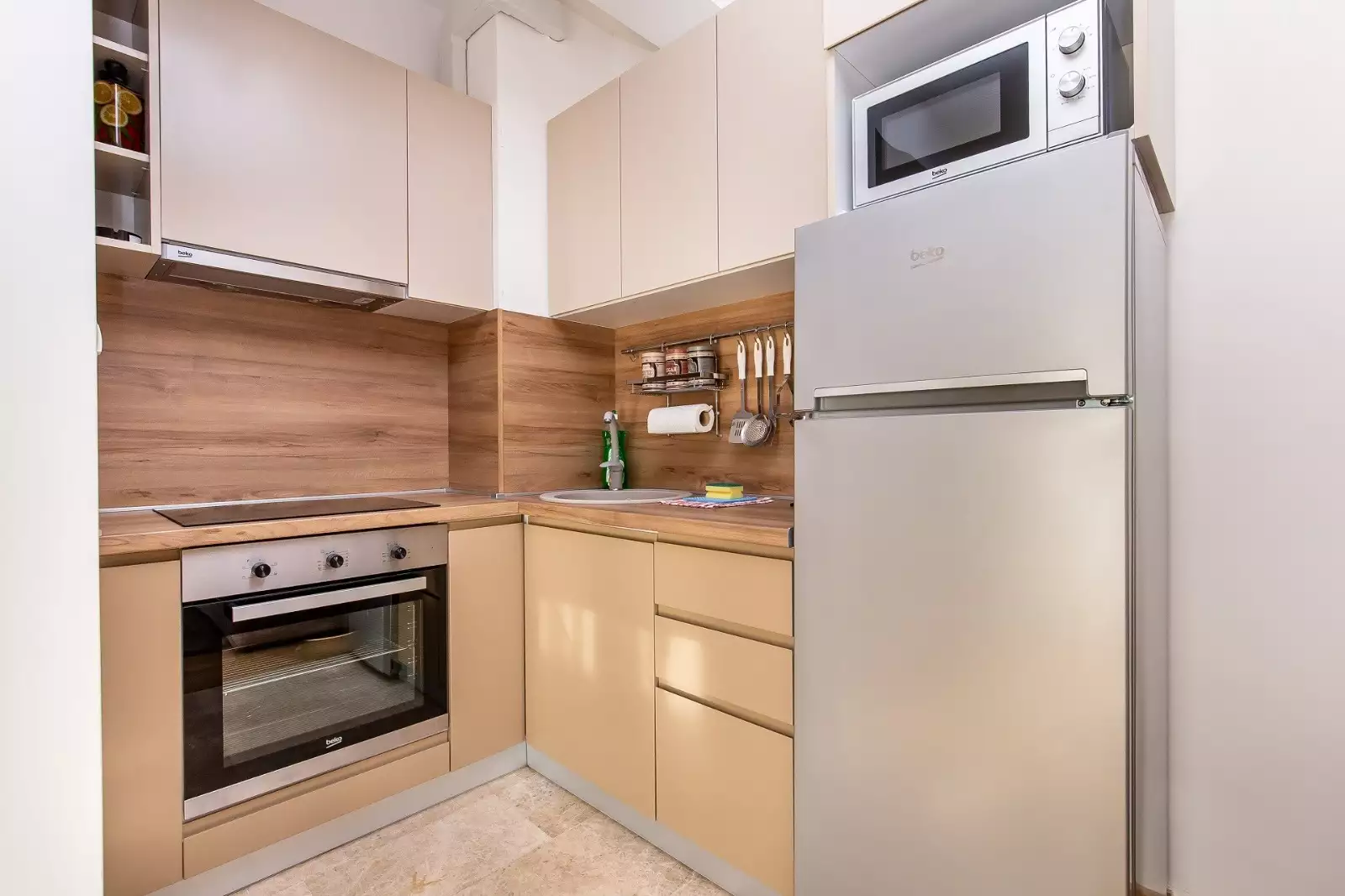 Flat 44m² in Montenegro, Rafailovici. Priced at 150000€ rent photo-6