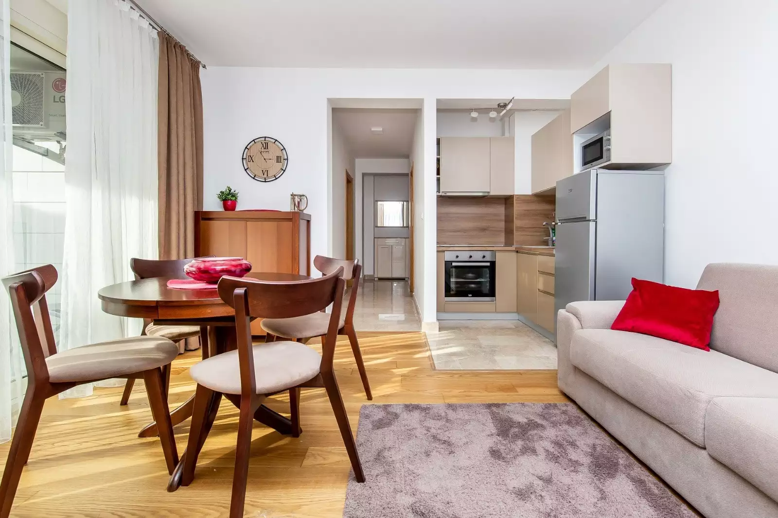 Flat 44m² in Montenegro, Rafailovici. Priced at 150000€ rent photo-9