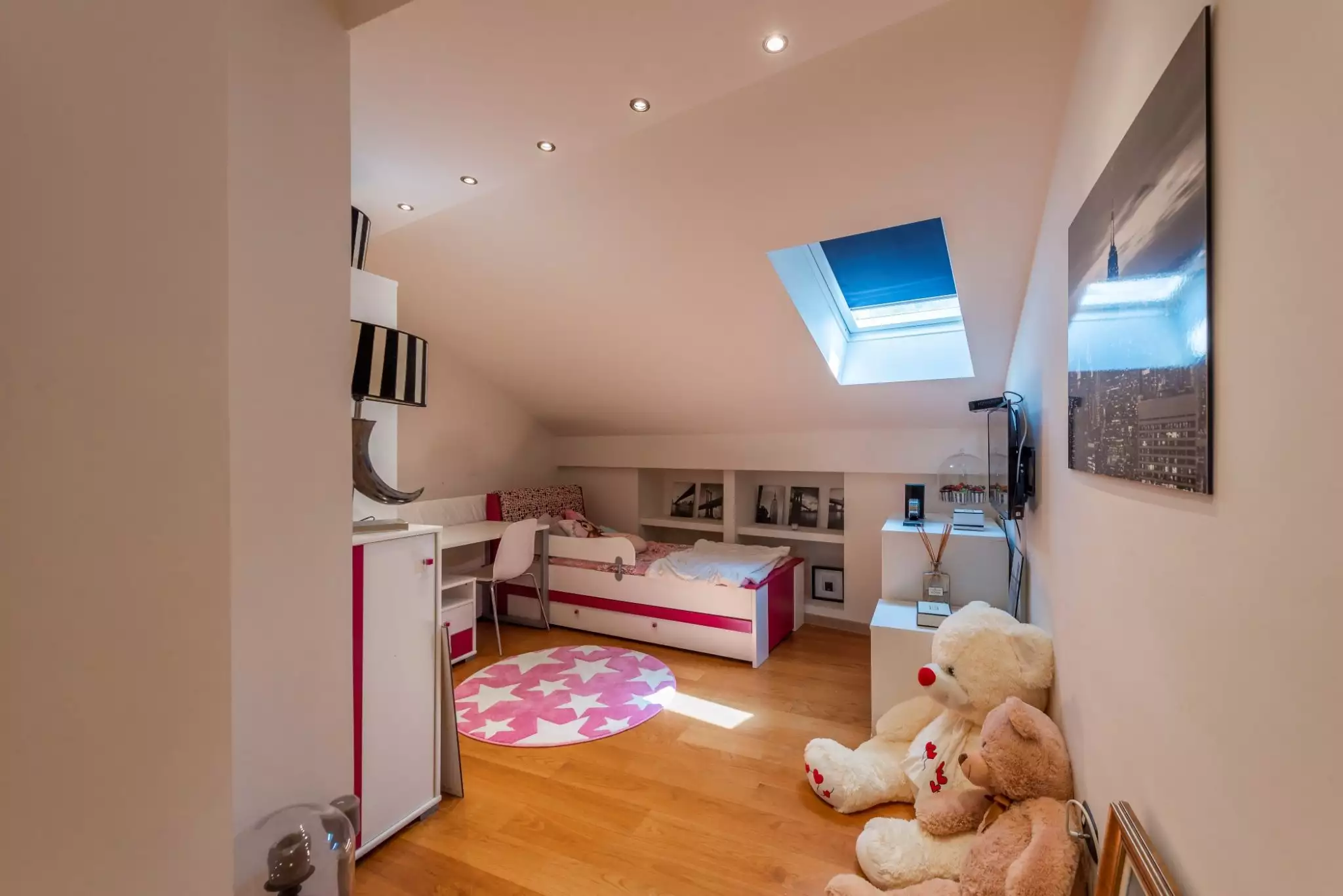 Flat 230m² in Montenegro, Rafailovici. Priced at 475000€ rent photo-15