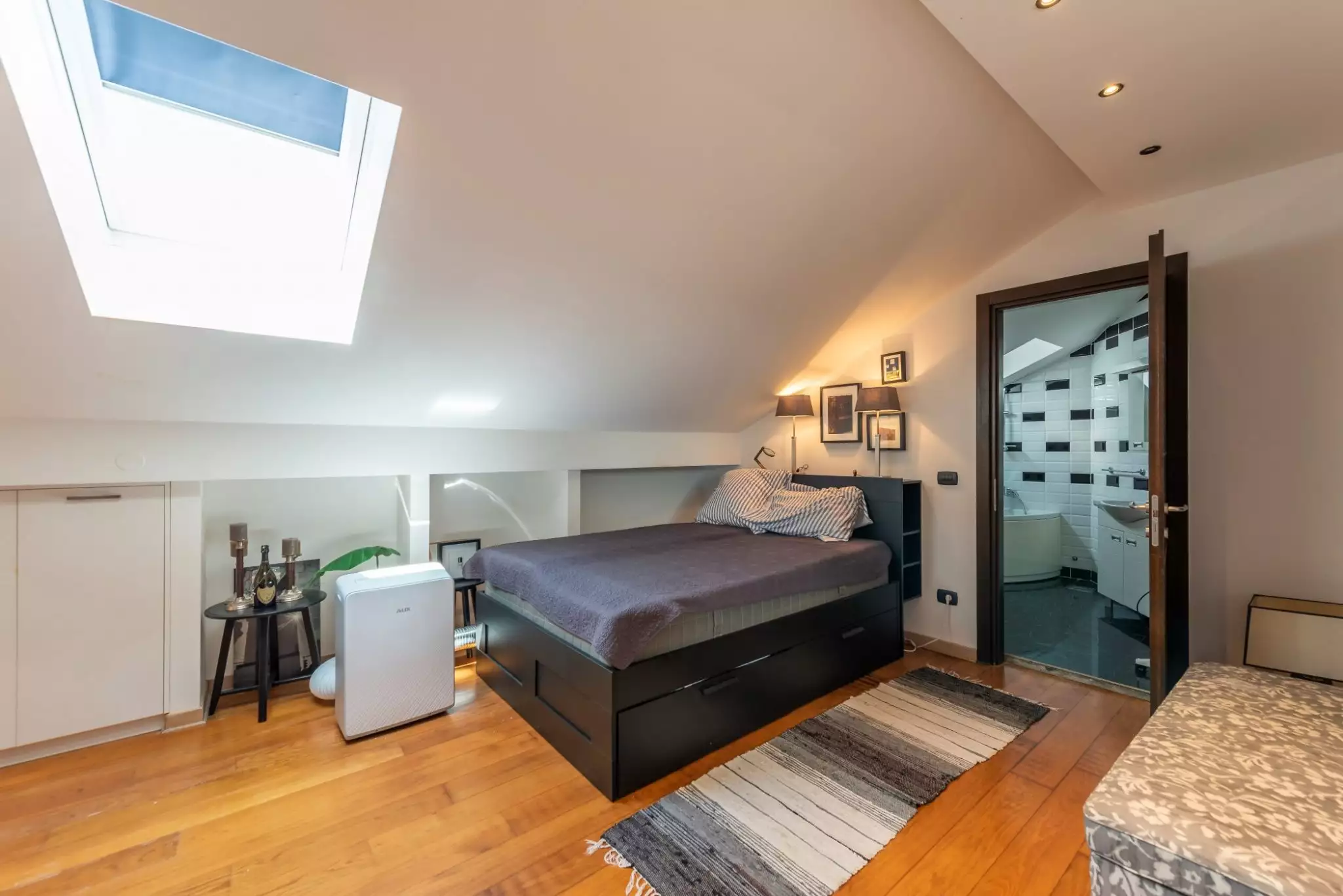 Flat 230m² in Montenegro, Rafailovici. Priced at 475000€ rent photo-16