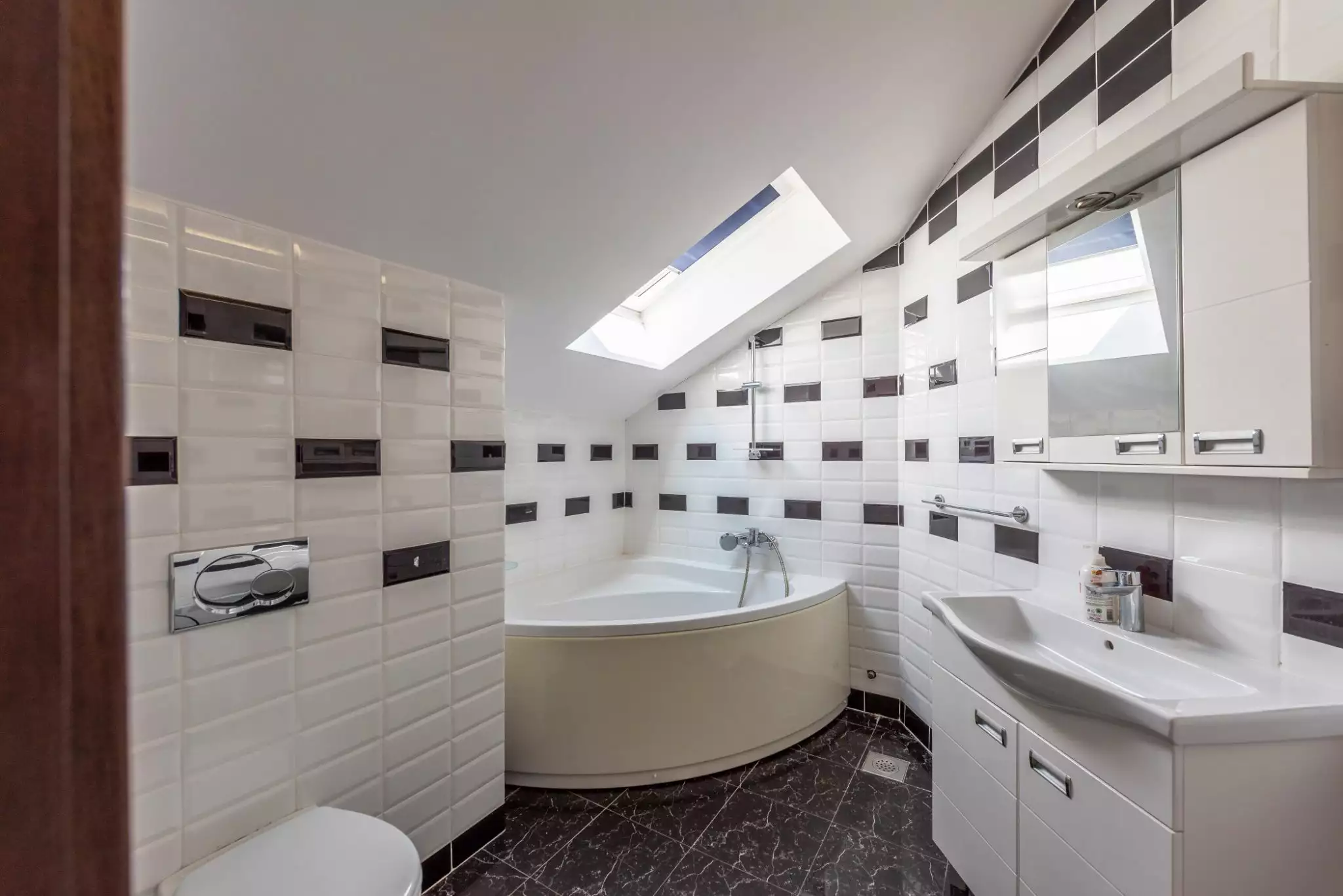 Flat 230m² in Montenegro, Rafailovici. Priced at 475000€ rent photo-19