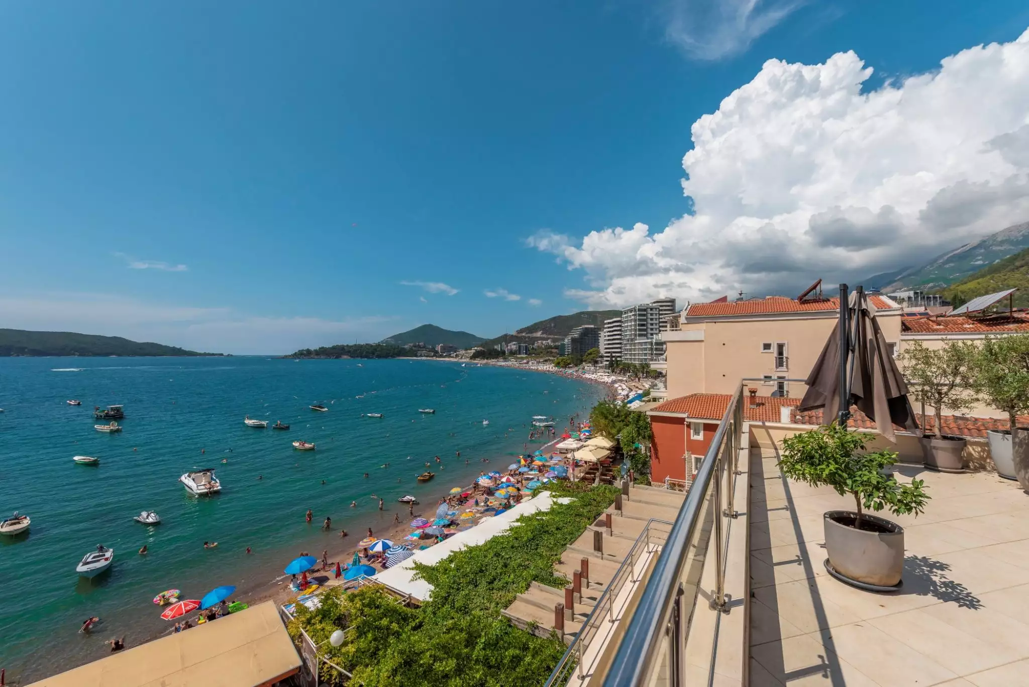Flat 230m² in Montenegro, Rafailovici. Priced at 475000€ rent photo-21