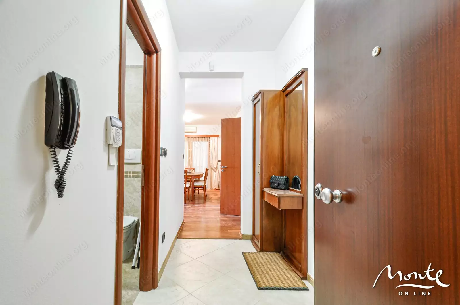 Flat 138m² in Montenegro, Rafailovici. Priced at 420000€ rent photo-1