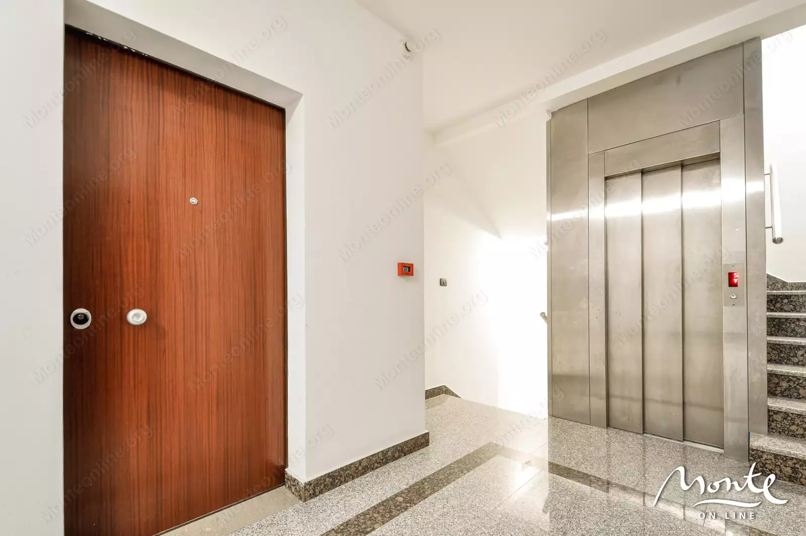 Flat 138m² in Montenegro, Rafailovici. Priced at 420000€ rent photo-26
