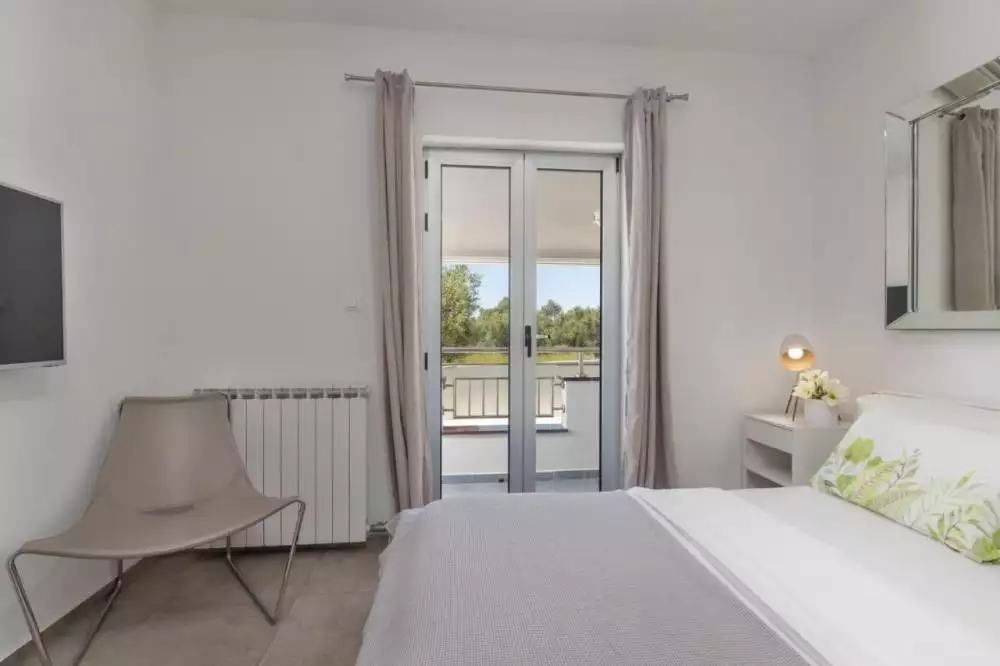 Hotels 300m² in Croatia, Bibinje. Priced at 1300000€ rent photo-20