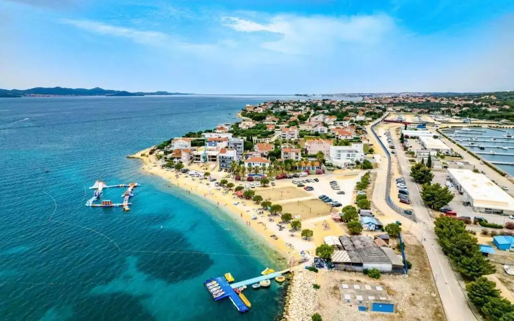 Hotels 610m² in Croatia, Bibinje. Priced at 2100000€ rent photo-1