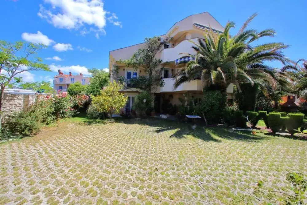 Hotels 610m² in Croatia, Bibinje. Priced at 2100000€ rent photo-4