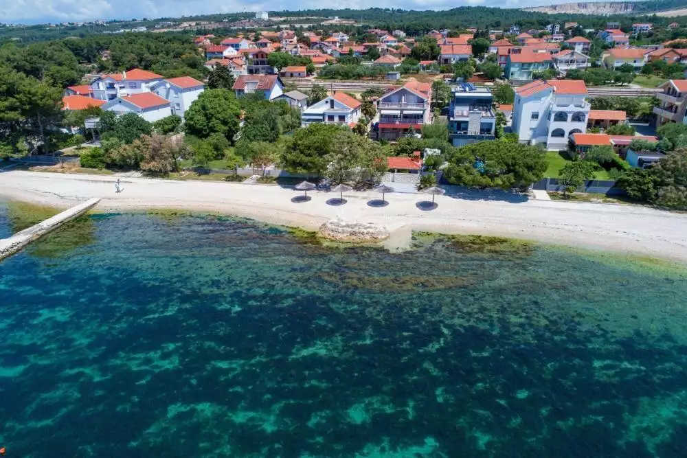 Hotels 400m² in Croatia, Bibinje. Priced at 2500000€ rent photo-1
