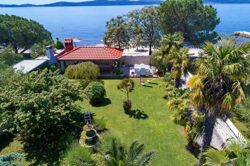 Hotels 400m² in Croatia, Bibinje. Priced at 2500000€ rent photo-4