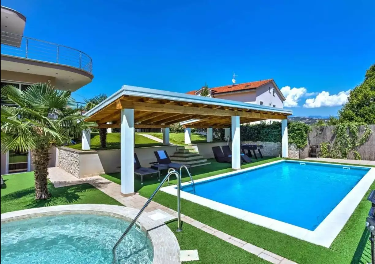 Villa 210m² in Croatia, Pobri. Priced at 890000€ rent photo-2