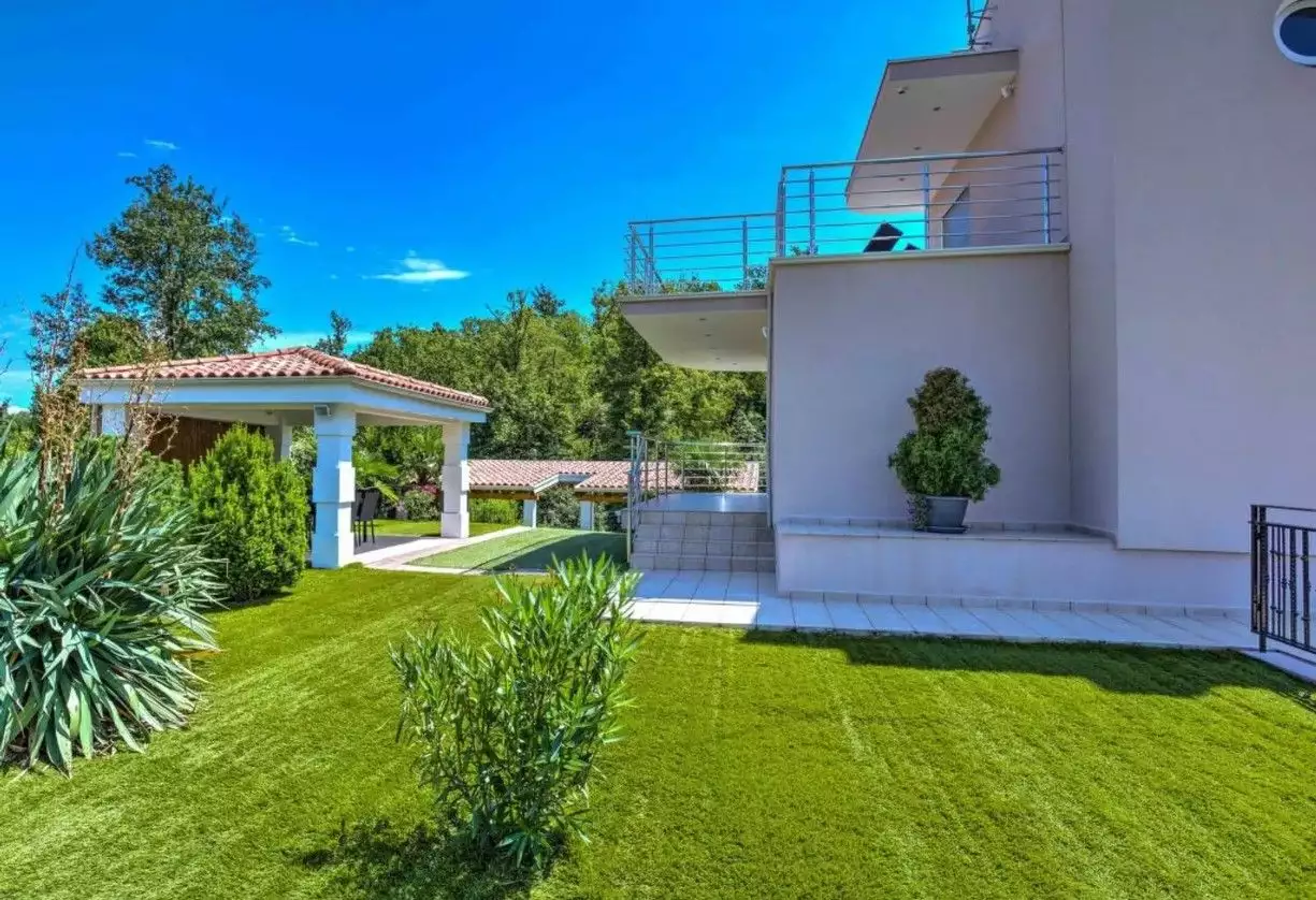 Villa 210m² in Croatia, Pobri. Priced at 890000€ rent photo-5