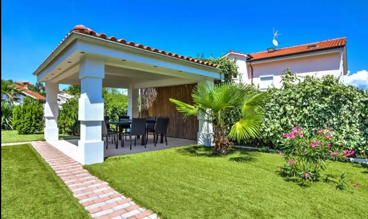 Villa 210m² in Croatia, Pobri. Priced at 890000€ rent photo-9