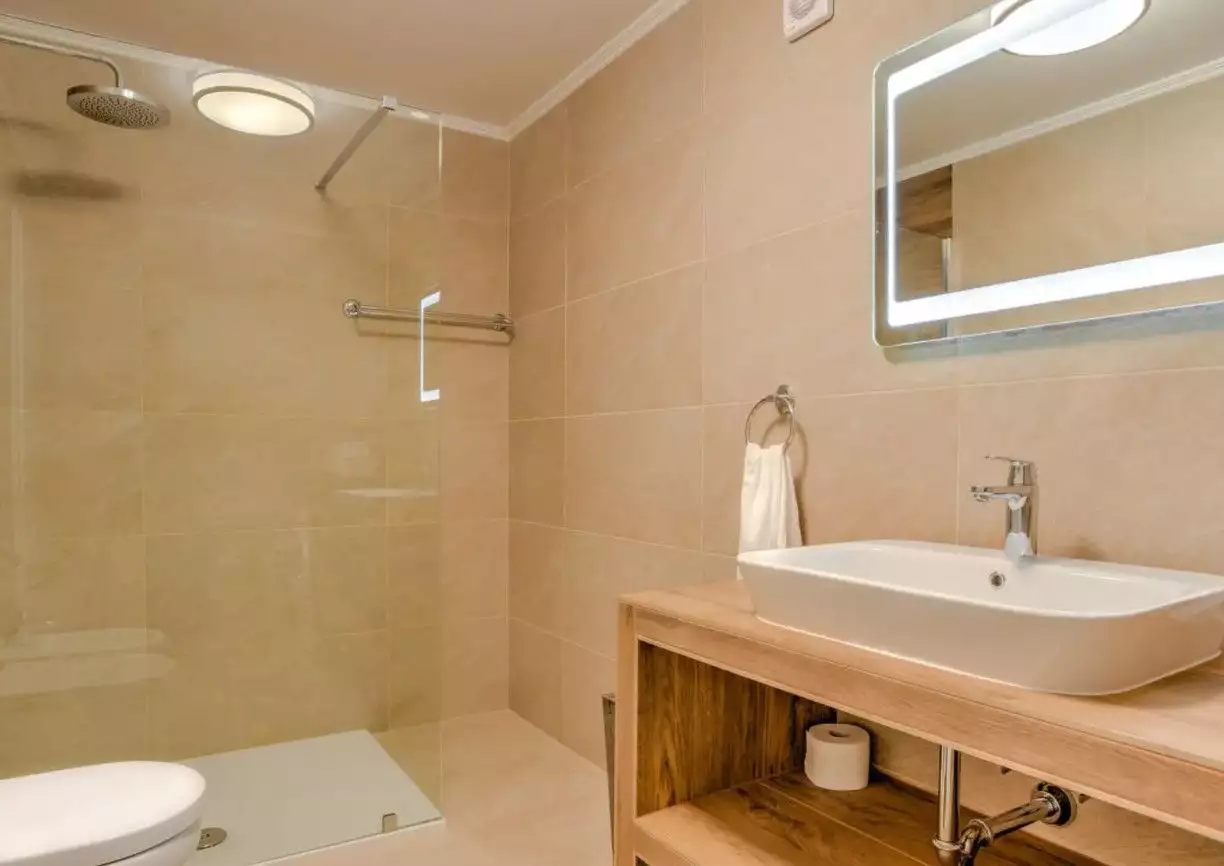 Villa 210m² in Croatia, Pobri. Priced at 890000€ rent photo-19