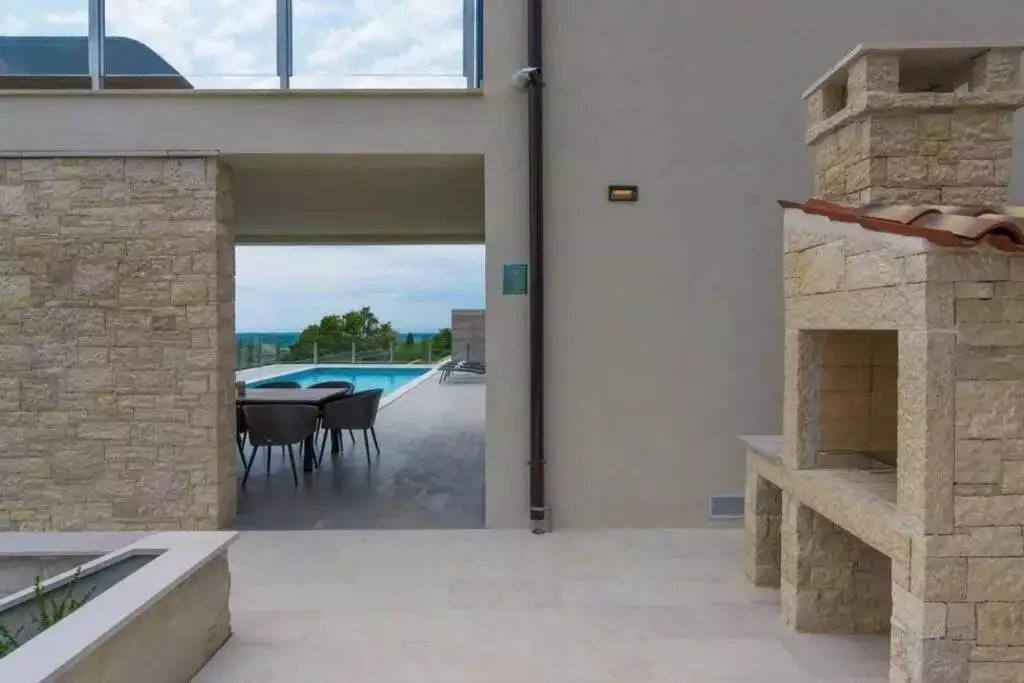 Villa 227m² in Croatia, Buje. Priced at 1150000€ rent photo-17