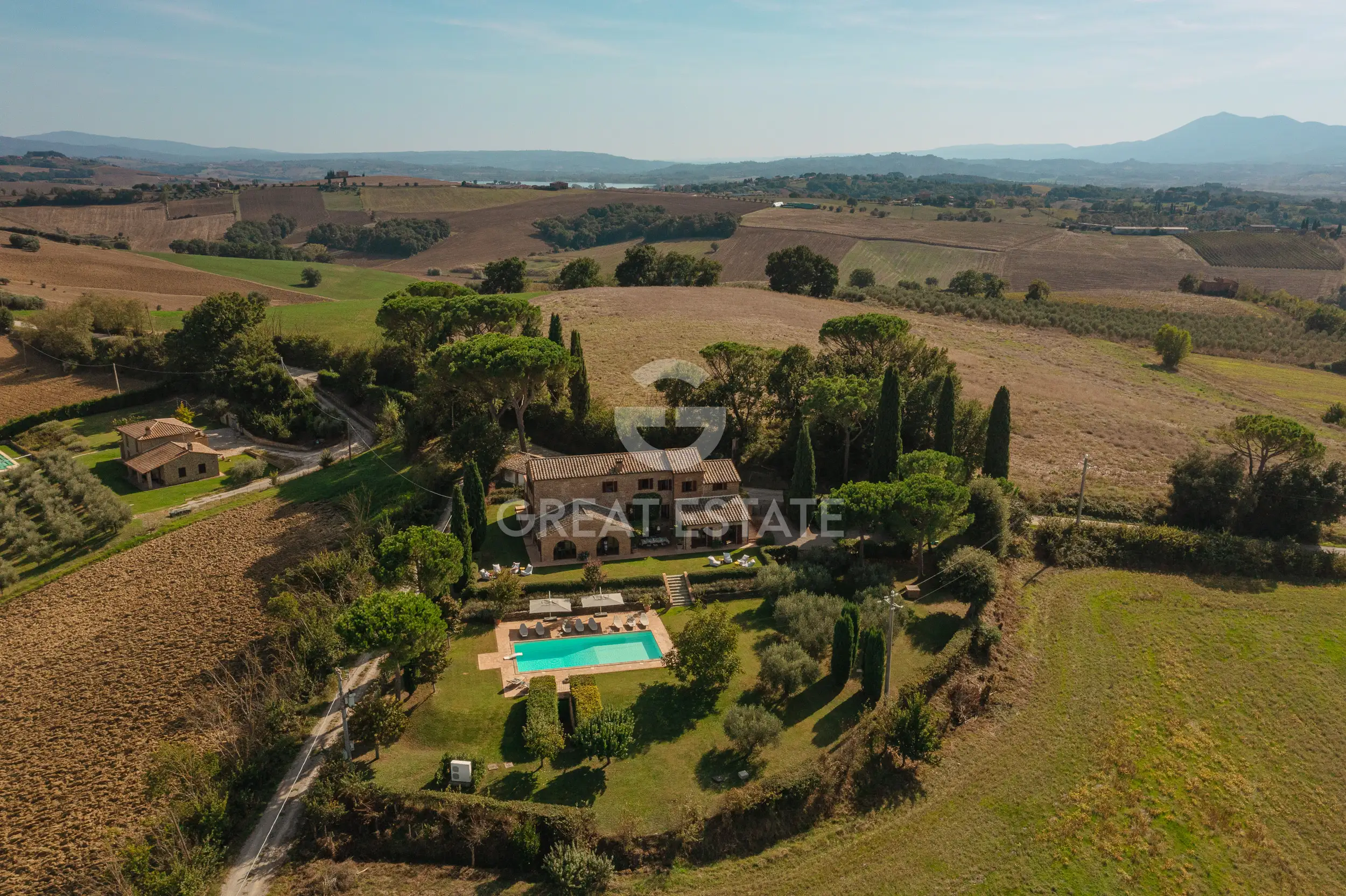 Villa 507m² in Italy, Perugia. Priced at 2350000€ rent photo-3