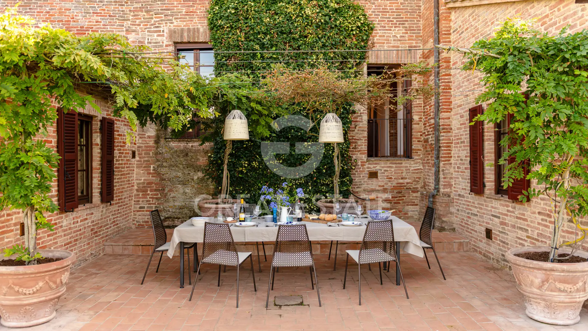 Villa 507m² in Italy, Perugia. Priced at 2350000€ rent photo-3