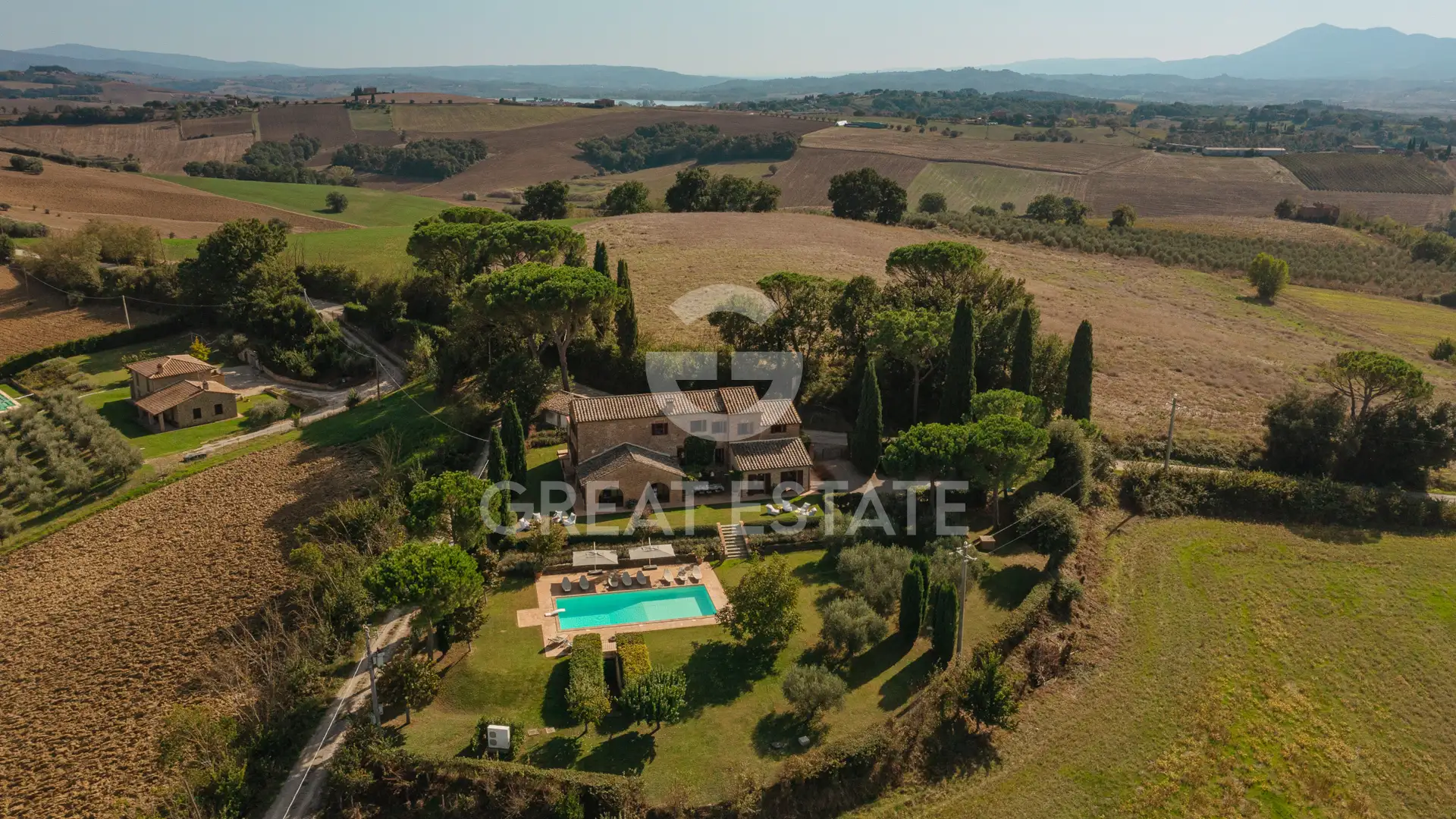 Villa 507m² in Italy, Perugia. Priced at 2350000€ rent photo-6