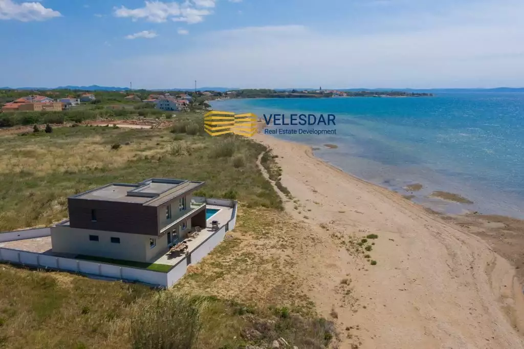 Villa 180m² in Croatia, Zaton. Priced at 1150000€ rent photo-1