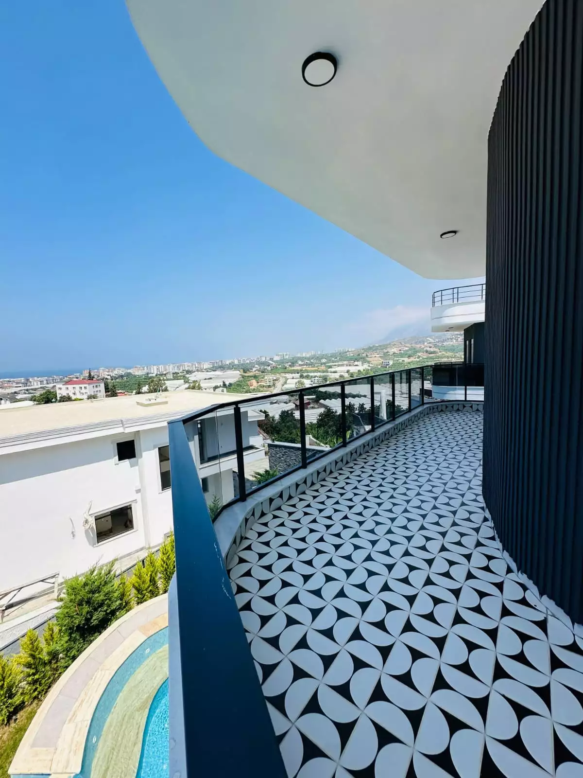 Villa 240m² in Turkey, Kargicak. Priced at 462000€ rent photo-31