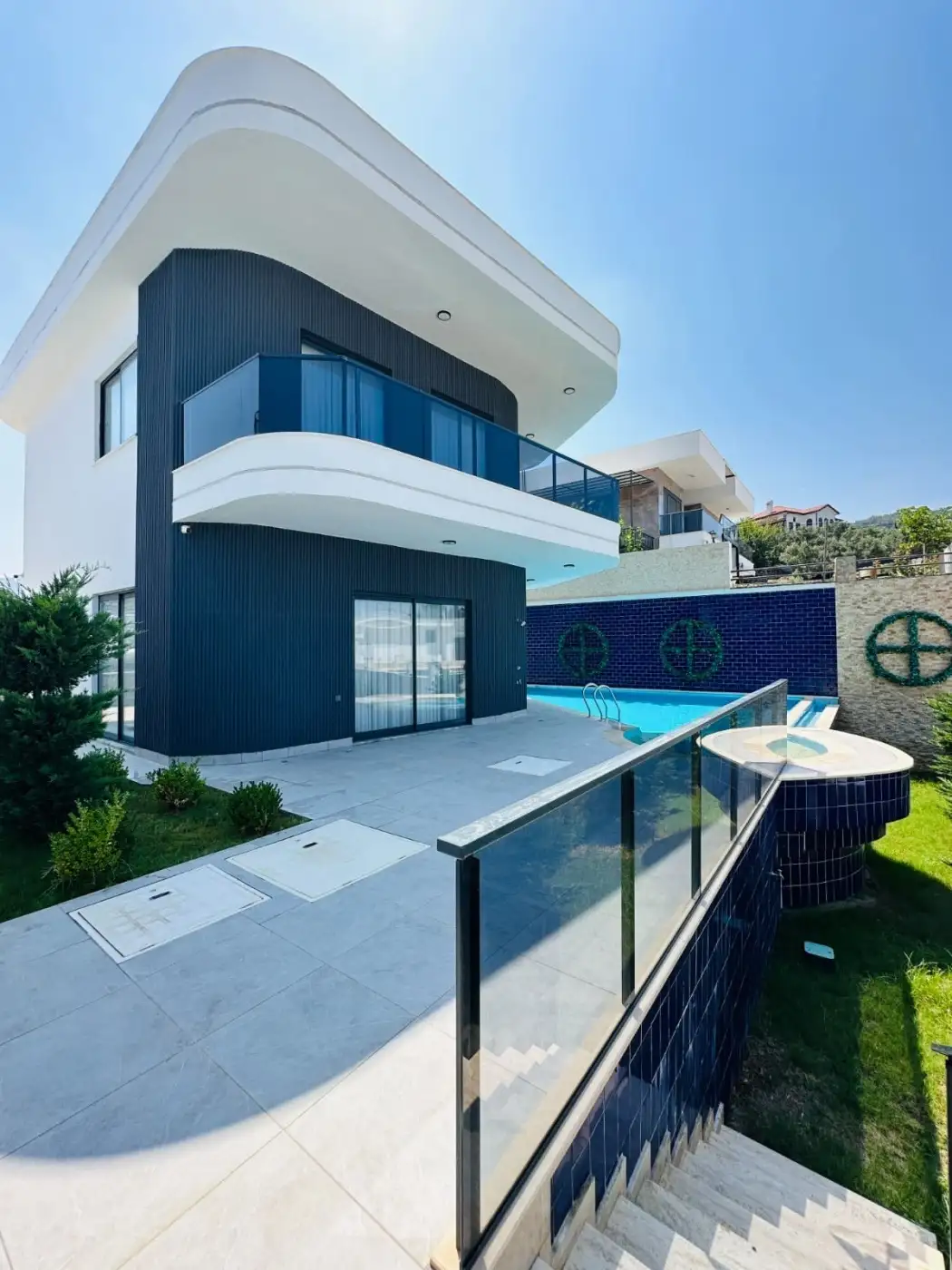 Villa 240m² in Turkey, Kargicak. Priced at 442000€ rent photo-1