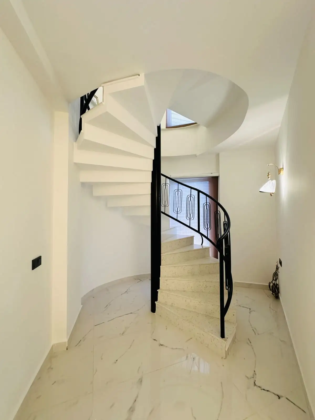 Villa 240m² in Turkey, Kargicak. Priced at 442000€ rent photo-19