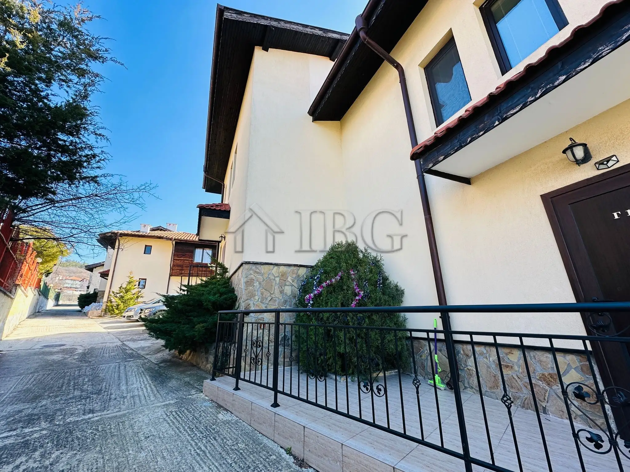 House 182m² in Bulgaria, Kosharitsa. Priced at 145000€ rent photo-17