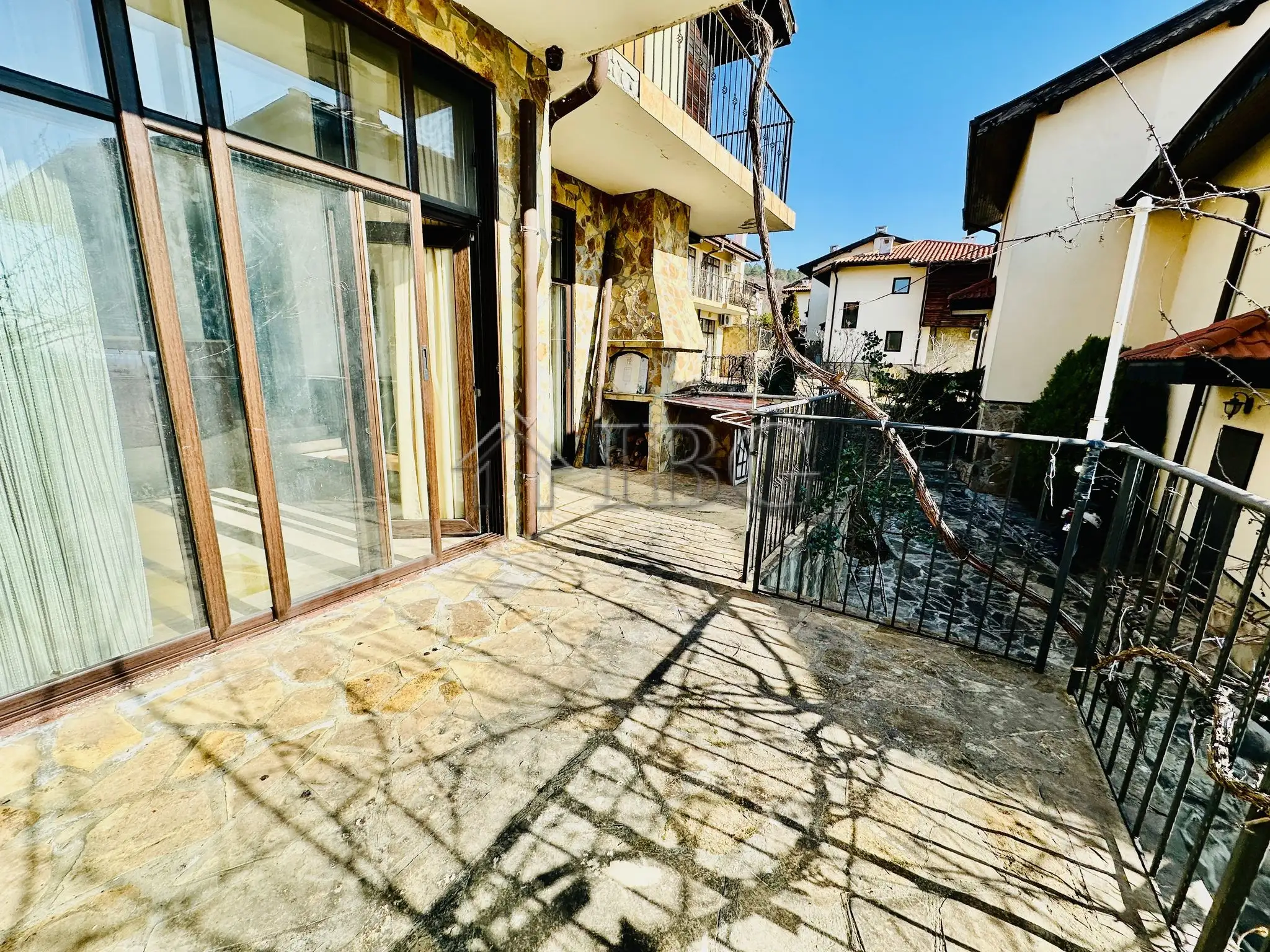 House 182m² in Bulgaria, Kosharitsa. Priced at 145000€ rent photo-2