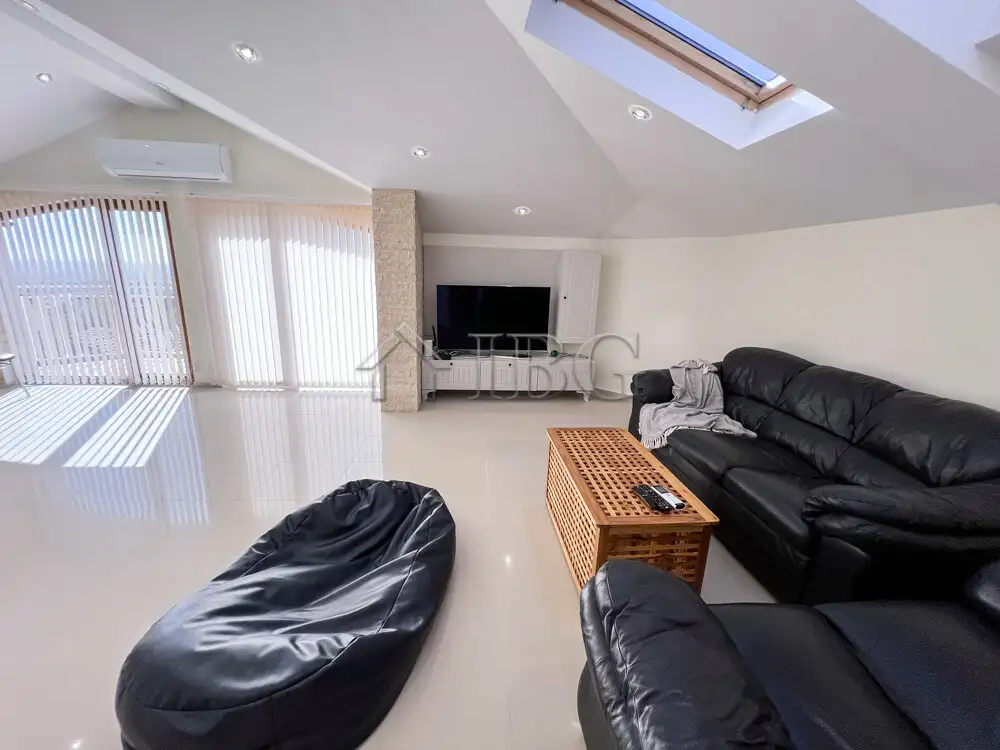 House 251m² in Bulgaria, Sunny Beach. Priced at 315000€ rent photo-12