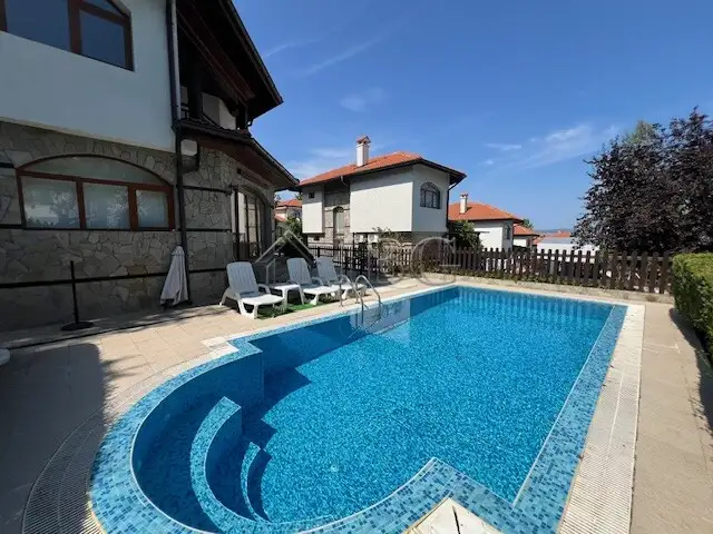 House 146m² in Bulgaria, Aheloy. Priced at 165000€ rent photo-4