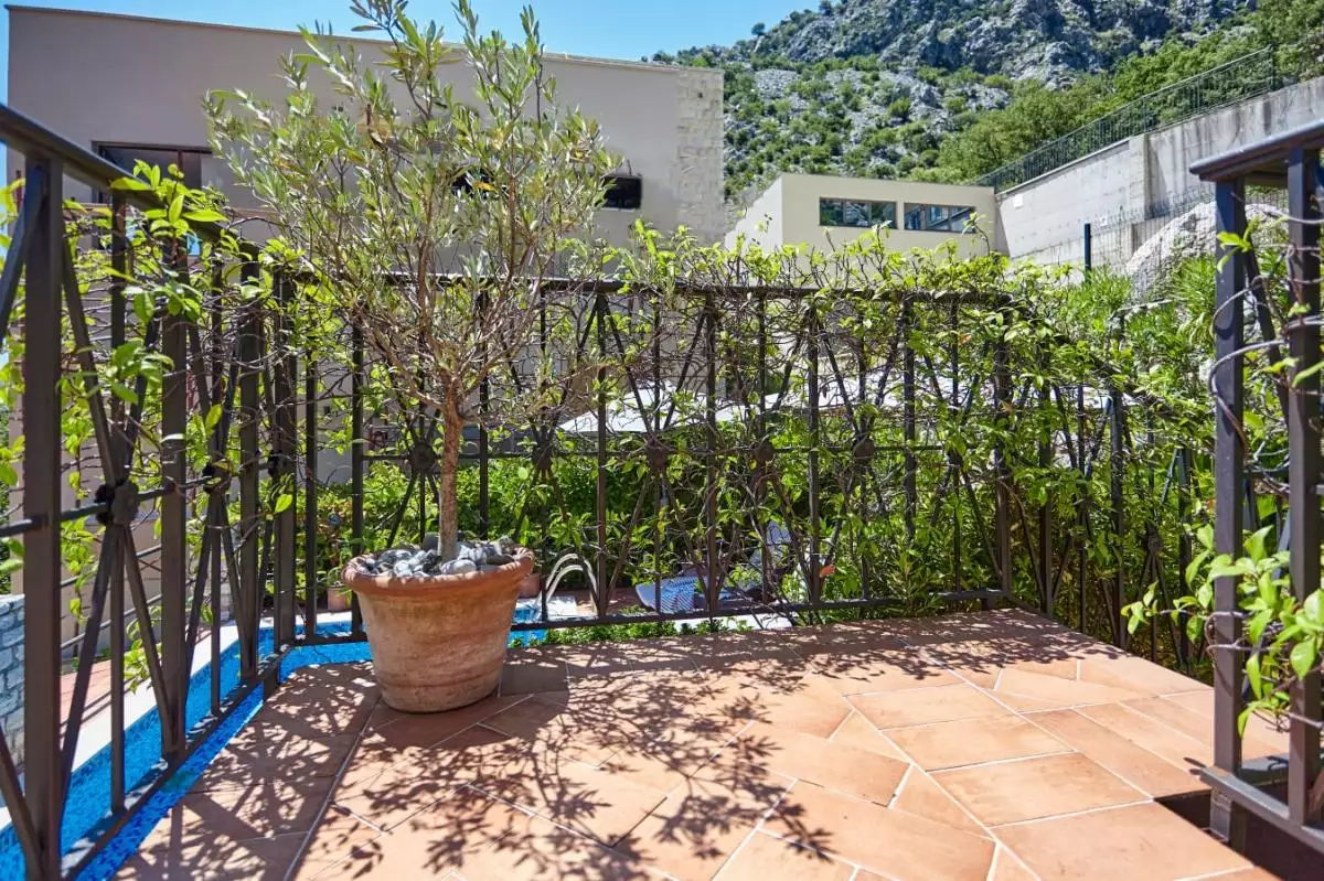 Flat 79m² in Montenegro, Orahovac. Priced at 315000€ rent photo-16