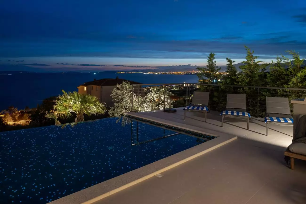 Villa 320m² in Croatia, Podstrana. Priced at 1650000€ rent photo-21