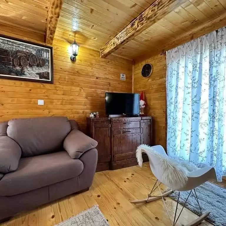 House 75m² in Montenegro, Zabljak. Priced at 94000€ rent photo-4