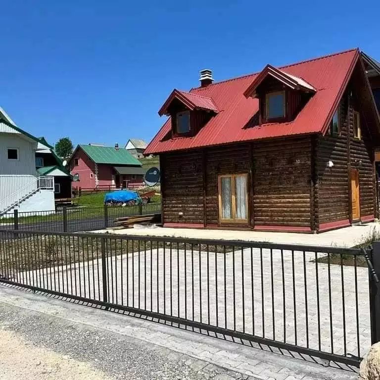 House 75m² in Montenegro, Zabljak. Priced at 94000€ rent photo-8