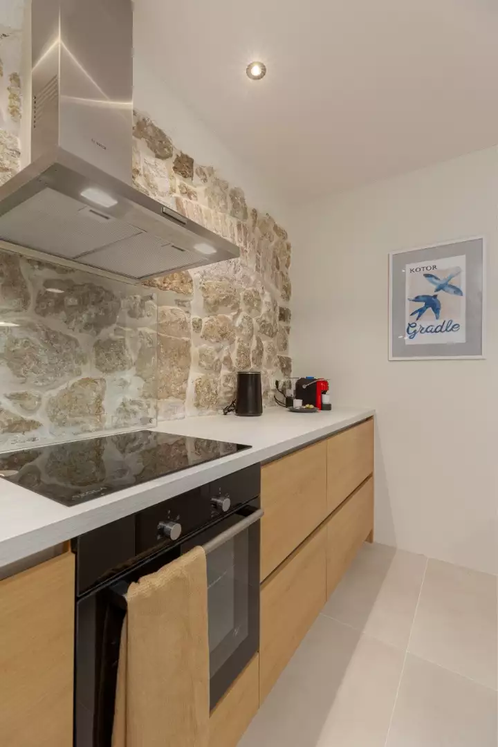 House 170m² in Montenegro, Skaljari. Priced at 500000€ rent photo-34