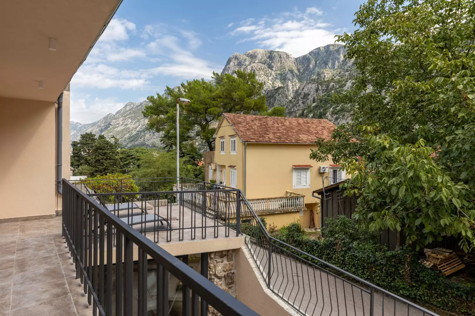 House 170m² in Montenegro, Skaljari. Priced at 500000€ rent photo-58